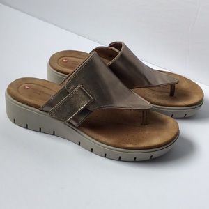 Clarks Unstuctured Un Karely Gold sandals